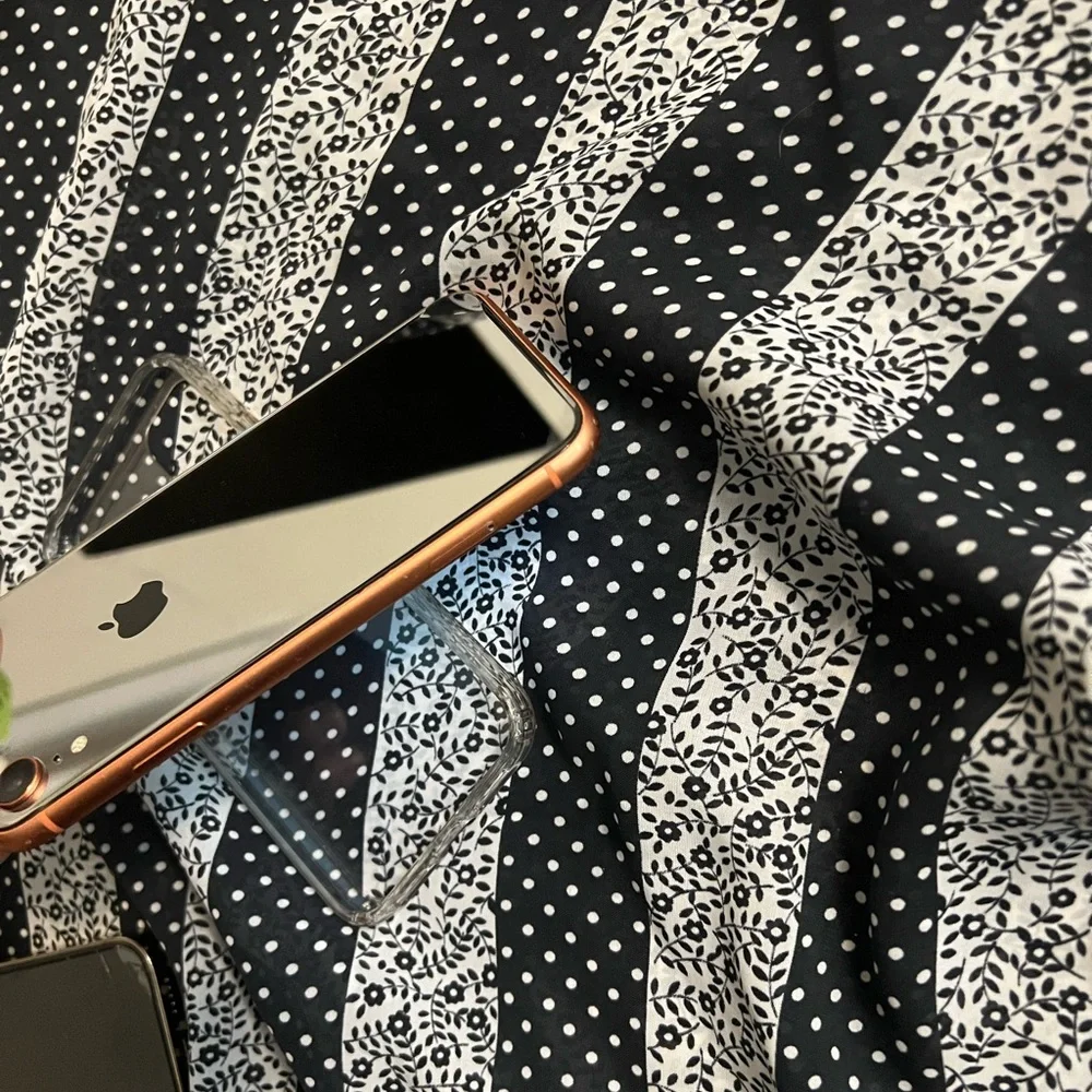 Apple iPhone XR - 64 GB -Coral (Straight Talk) Custom Mirror Silver Chrome Back
